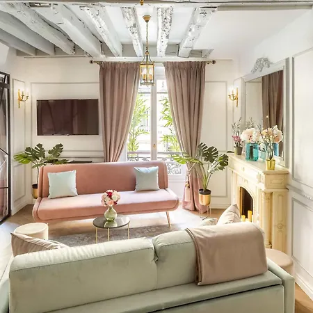 Merveil - Luxury - Louvre - Rambuteau Apartment